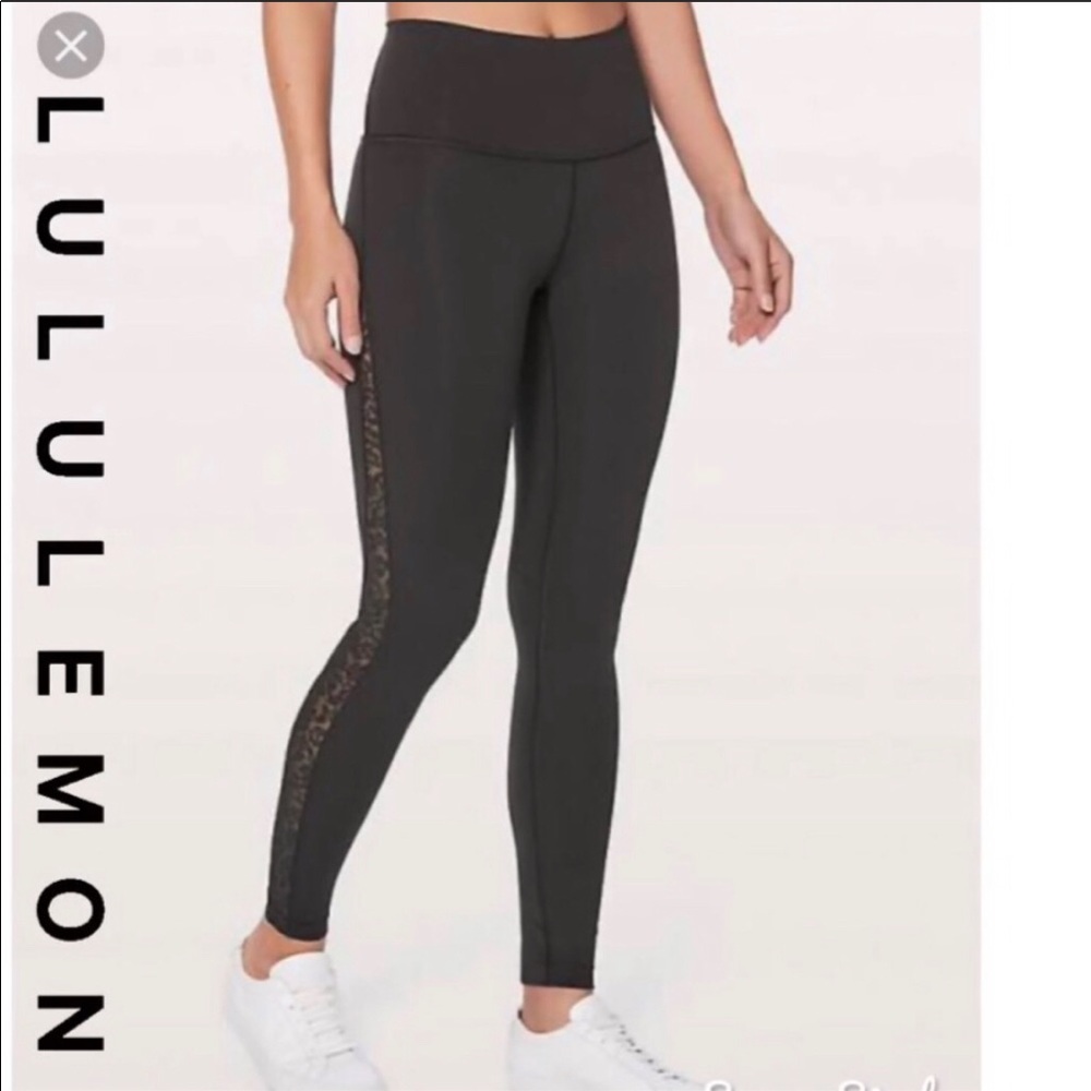 Lululemon lace wonder under black leggings